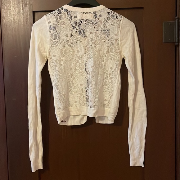 Off-White Floral Lace Back Button Up Cardigan Hollister Size S - Picture 2 of 5